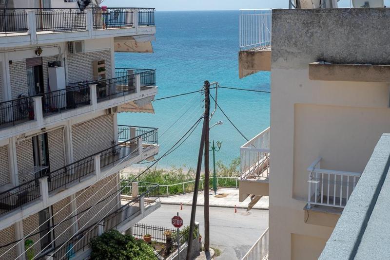 Grcka Reni Greece Beach Penthaus 3 Nea Kallikrateia Bagian luar foto