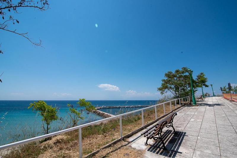 Grcka Reni Greece Beach Penthaus 3 Nea Kallikrateia Bagian luar foto